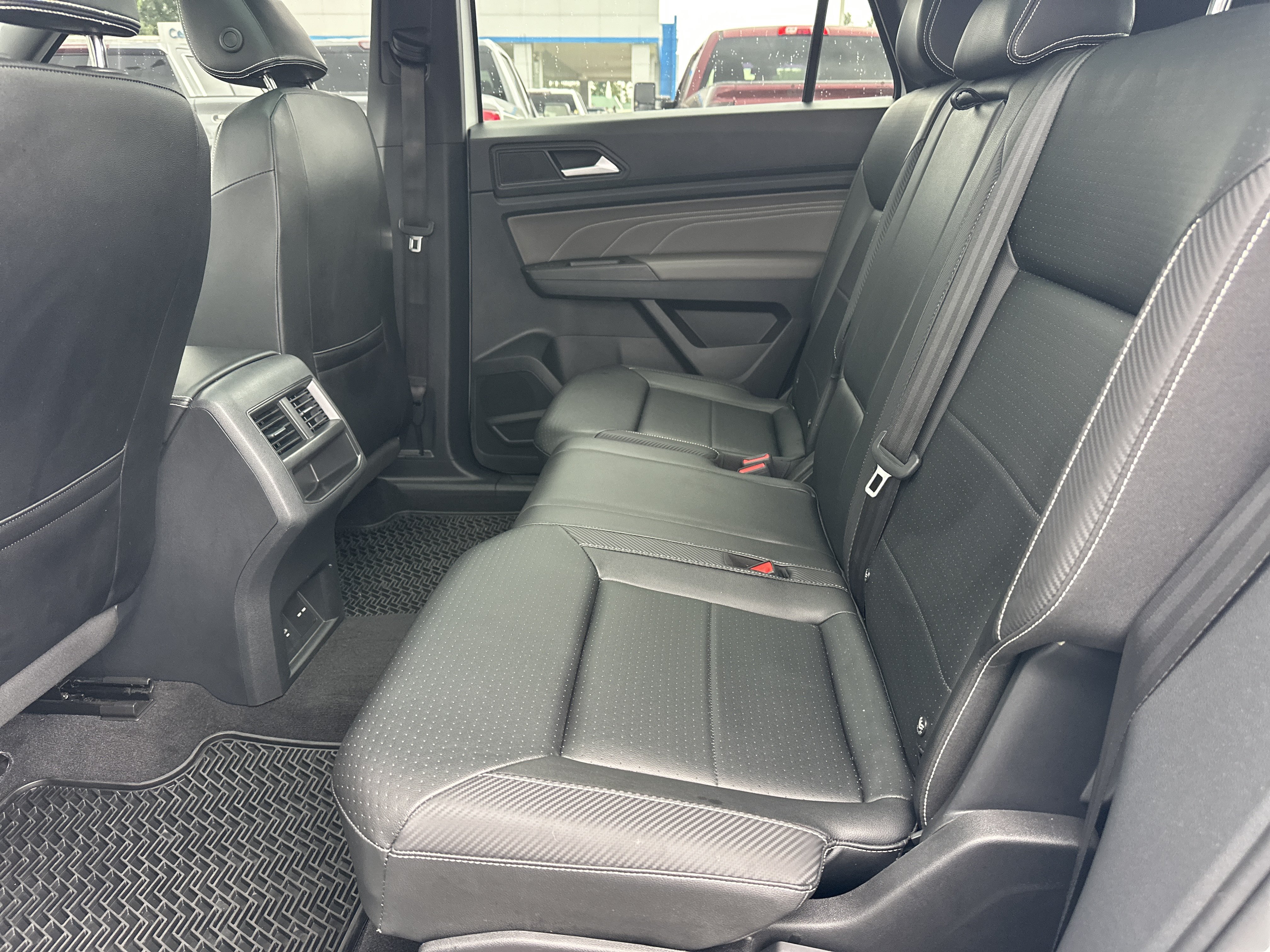 Used 2023 Volkswagen Atlas Cross Sport SEL R-Line AWD/4WD image 21