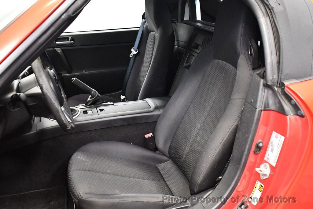 Used 2006 MAZDA MX-5 Miata Sport w/ Suspension Pkg RWD image 7