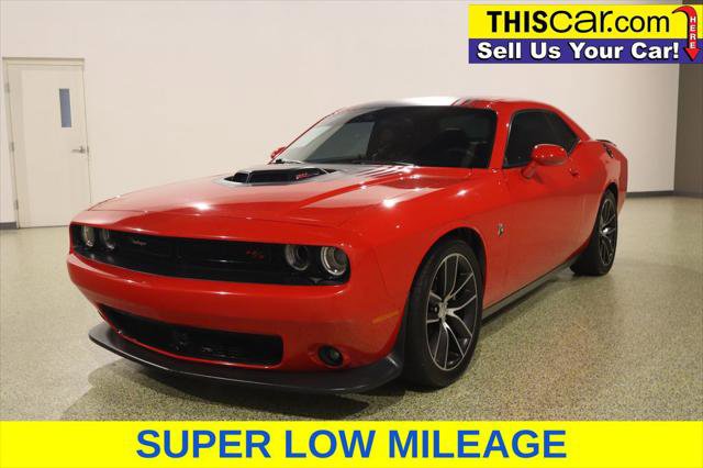 Used 2016 Dodge Challenger R/T Scat Pack RWD image 3
