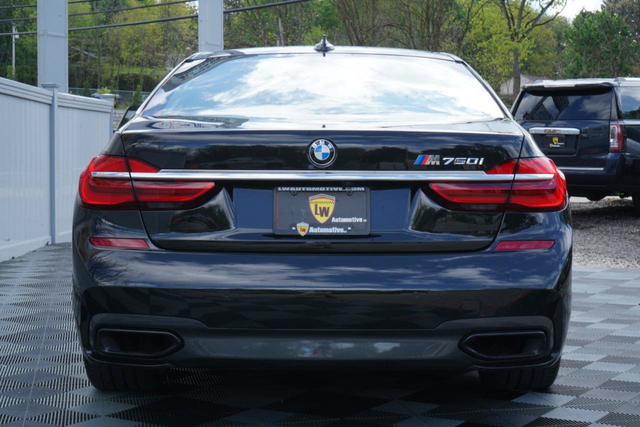 Used 2017 BMW 750i RWD image 8