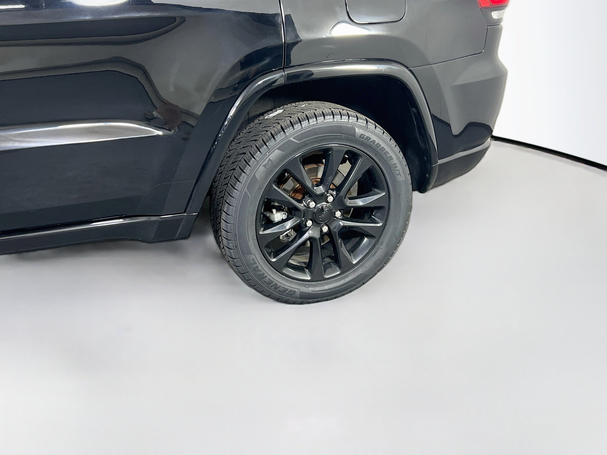Used 2021 Jeep Grand Cherokee Laredo X AWD/4WD image 31
