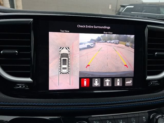 Used 2021 Chrysler Pacifica Touring-L w/ Premium & Safety Sphere Group FWD image 14