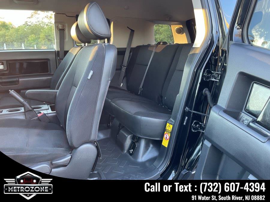 Used 2007 Toyota FJ Cruiser Manual Transmission image 23