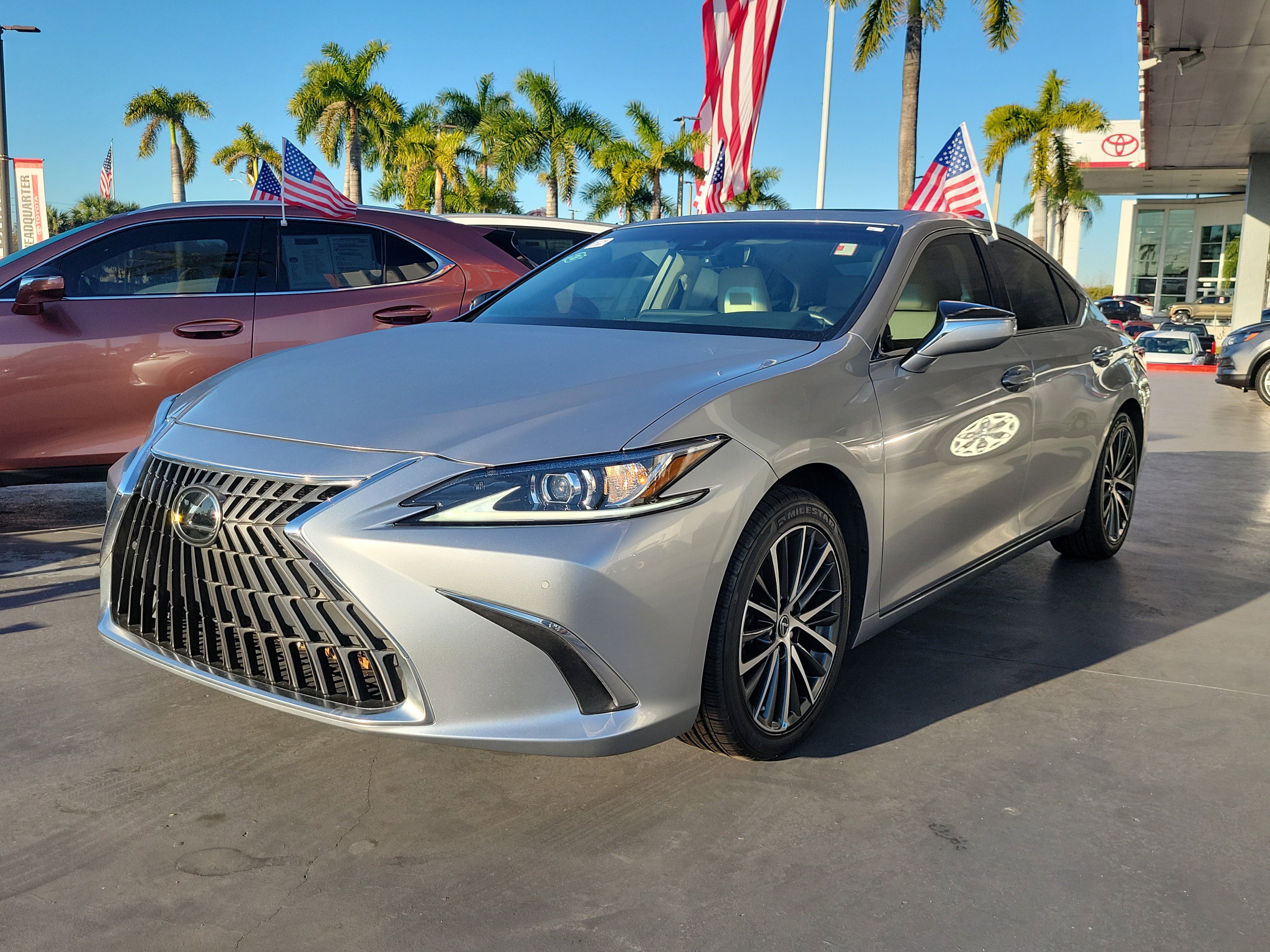 Used 2024 Lexus ES 350 w/ Premium Package image 6