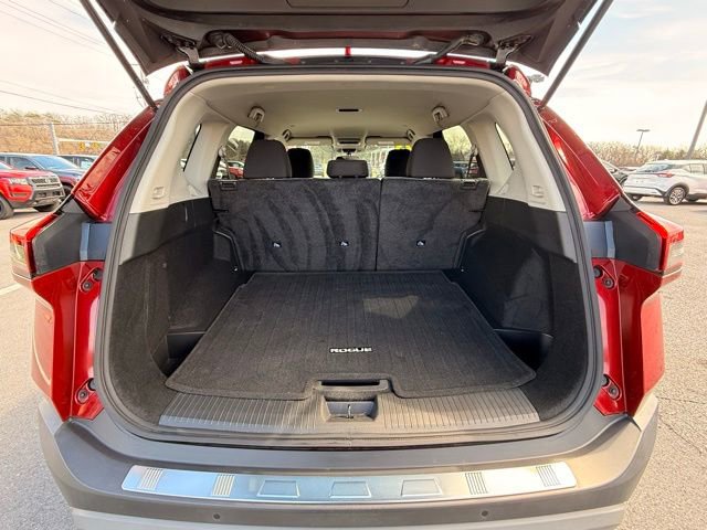 Certified 2023 Nissan Rogue SV image 18