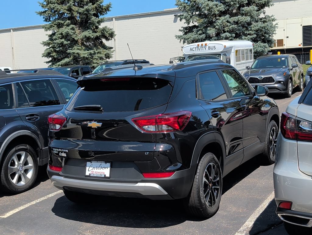 Used 2025 Chevrolet TrailBlazer LT AWD/4WD image 4
