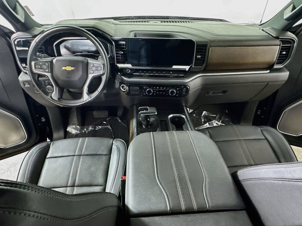 Used 2024 Chevrolet Silverado 1500 High Country AWD/4WD image 18