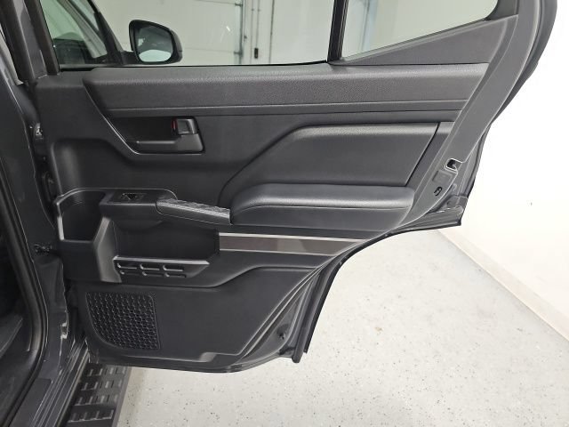 Used 2025 Toyota 4Runner SR5 AWD/4WD image 32