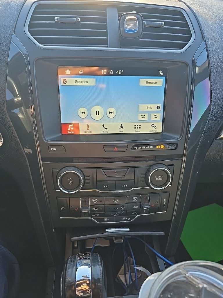 Used 2018 Ford Explorer XLT w/ Equipment Group 202A image 6