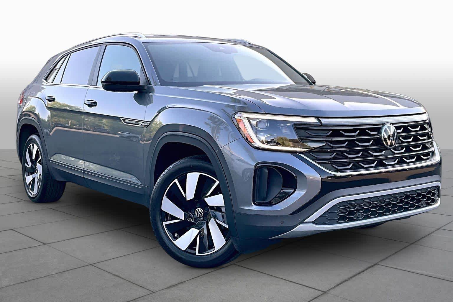 Used 2025 Volkswagen Atlas Cross Sport SE FWD image 3
