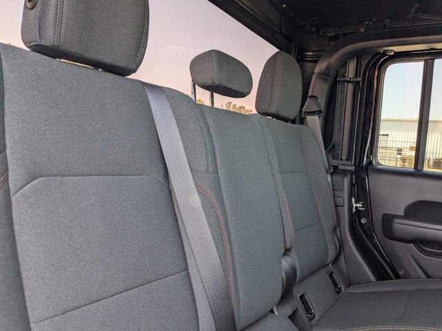 Used 2024 Jeep Gladiator Rubicon w/ Safety Group AWD/4WD image 29