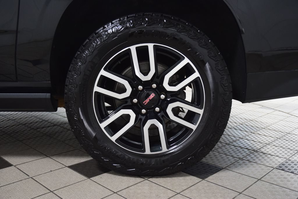 Used 2023 GMC Yukon XL AT4 w/ AT4 Premium Package AWD/4WD image 29