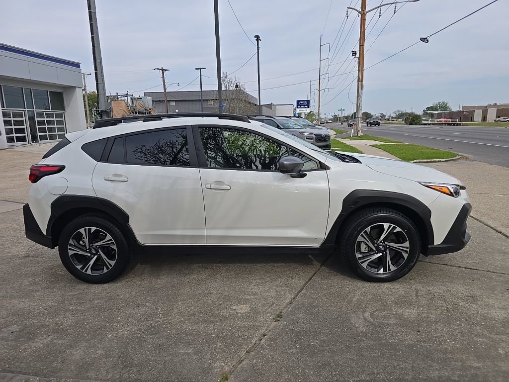 Used 2024 Subaru Crosstrek 2.0i Premium AWD/4WD image 3