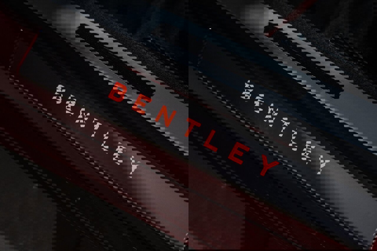 Used 2022 Bentley Flying Spur V8 image 73