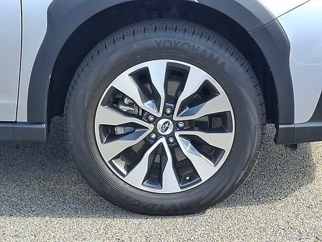 Used 2025 Subaru Outback Limited AWD/4WD image 8