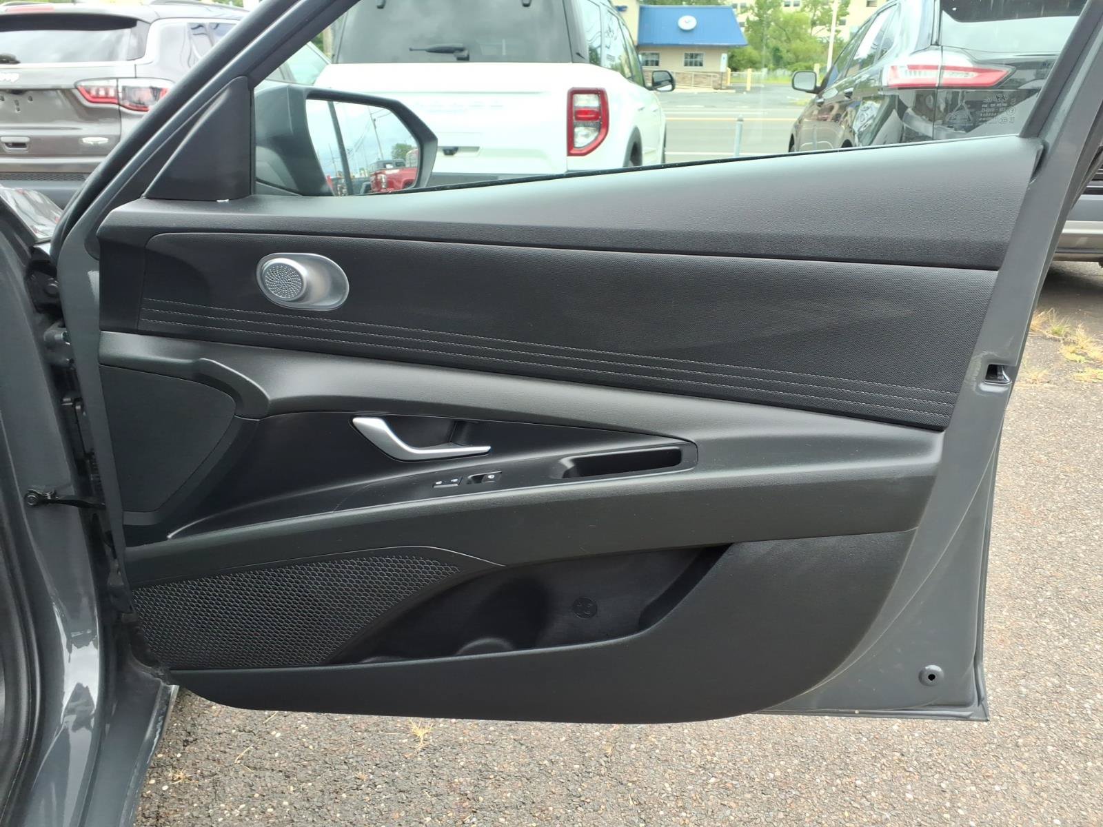 Used 2023 Hyundai Elantra SEL w/ Cargo Package FWD image 28