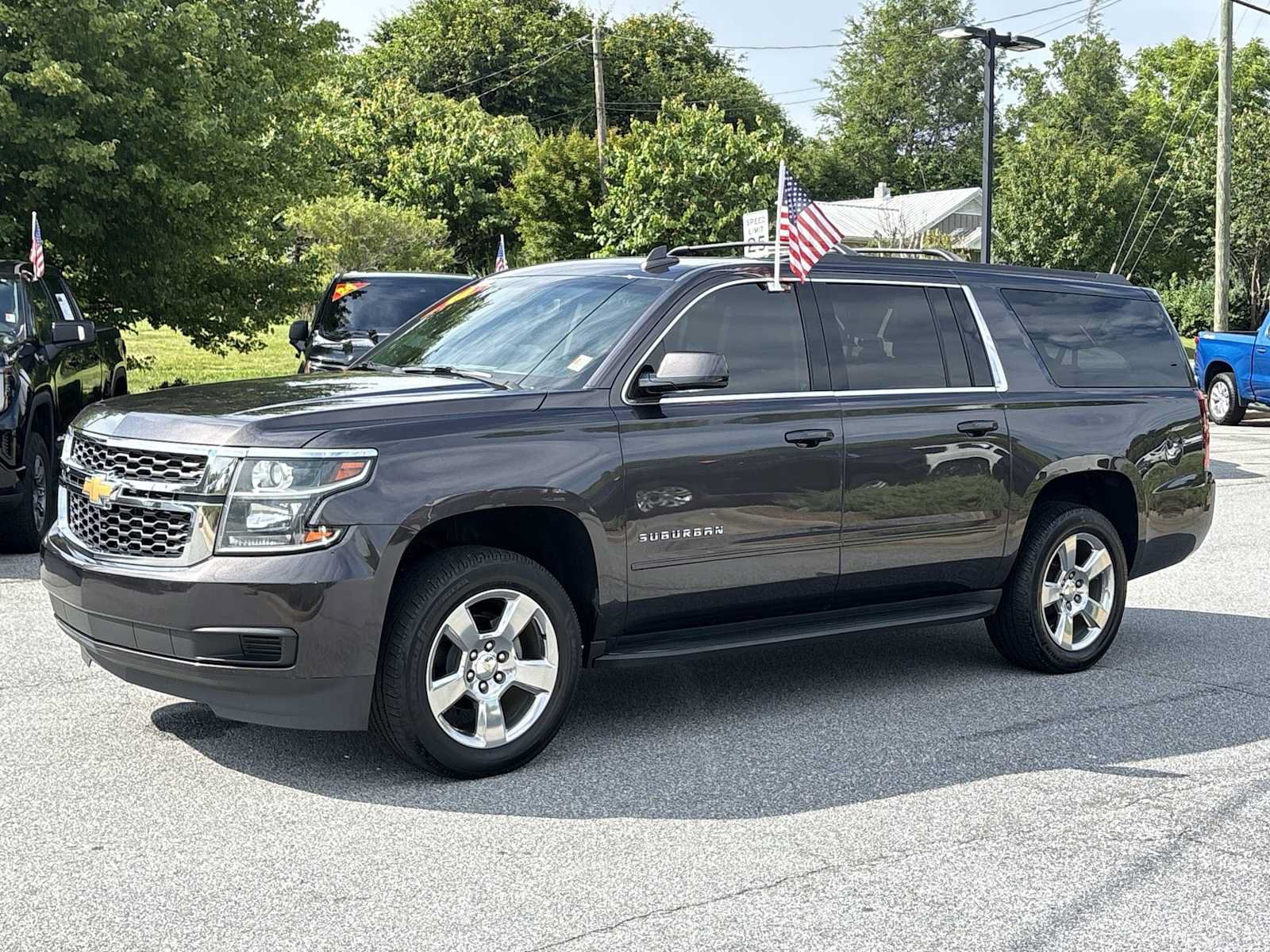 Used 2018 Chevrolet Suburban LS w/ All-Season Package AWD/4WD image 2