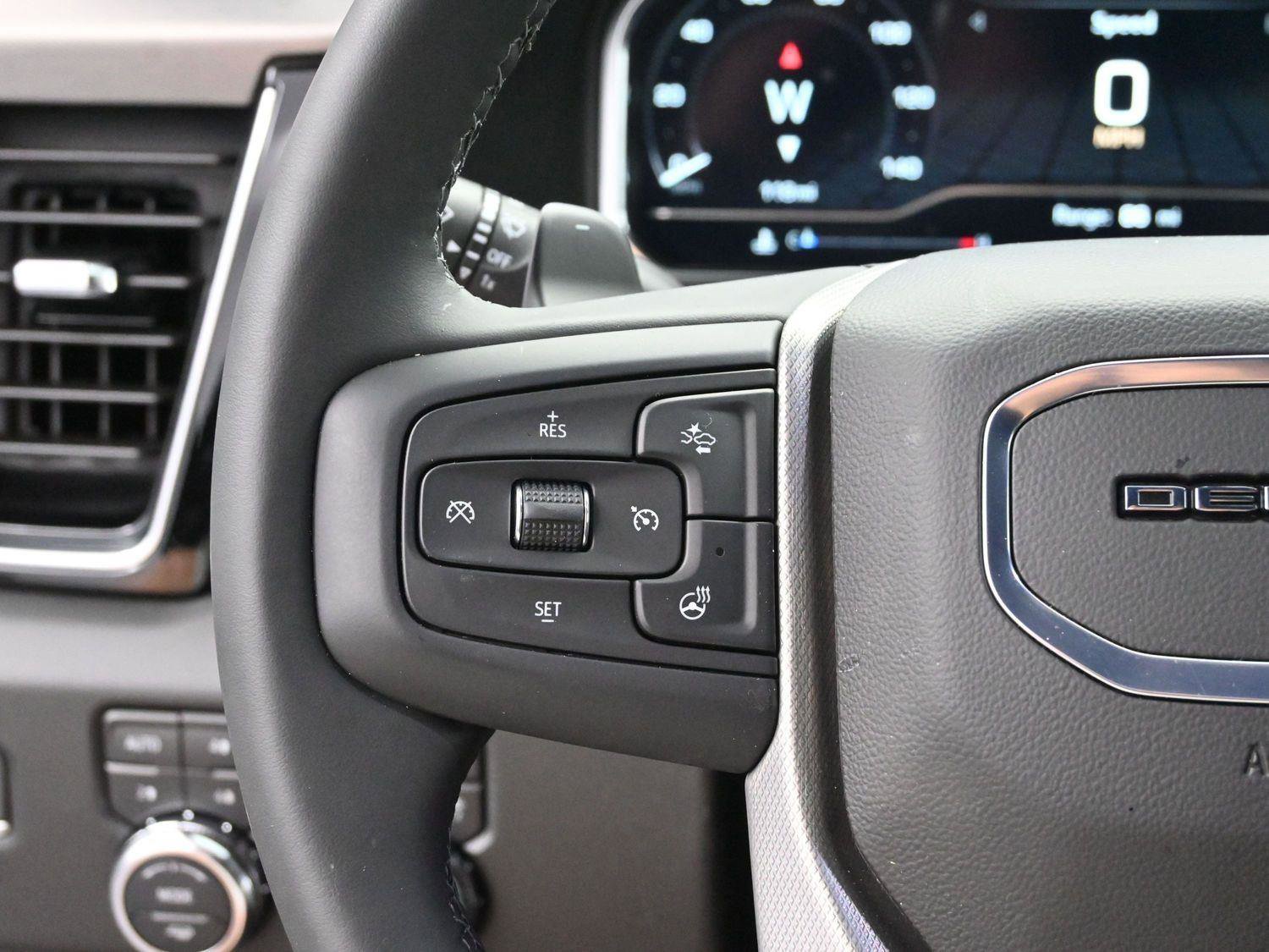 Used 2025 GMC Sierra 1500 Denali w/ Denali Reserve Package AWD/4WD image 17