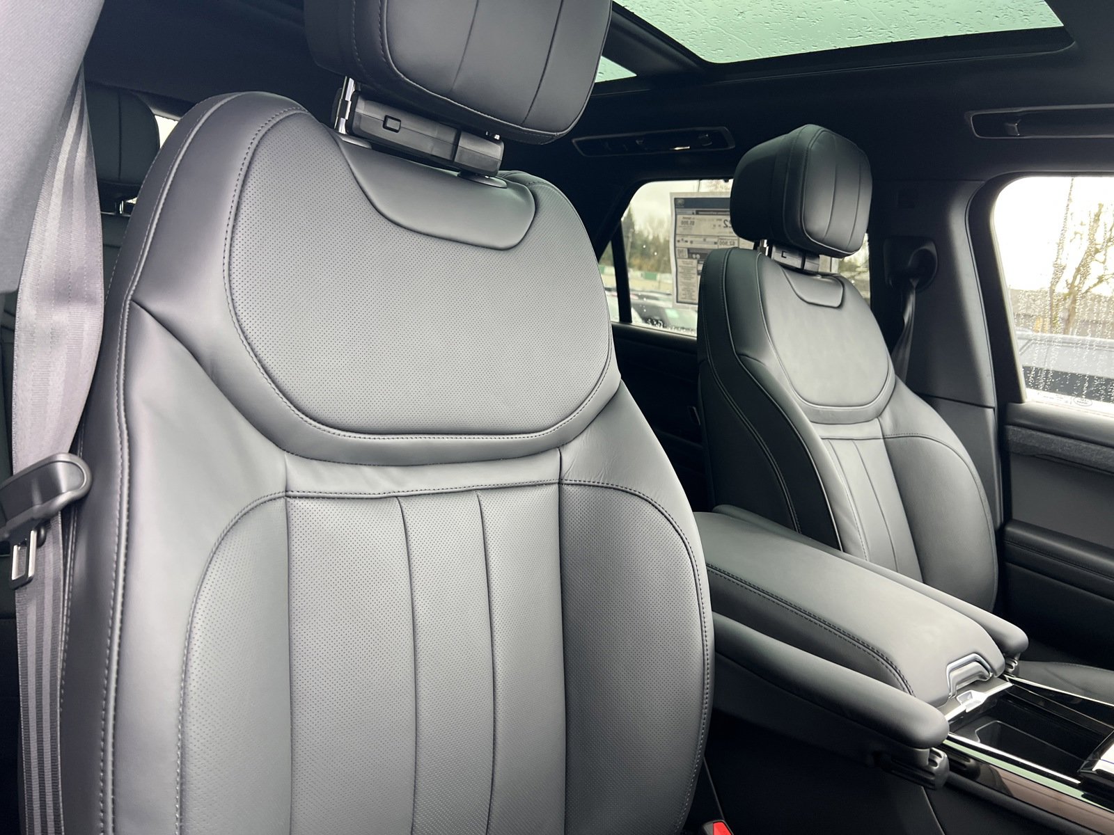 New 2025 Land Rover Range Rover Sport Dynamic SE image 9