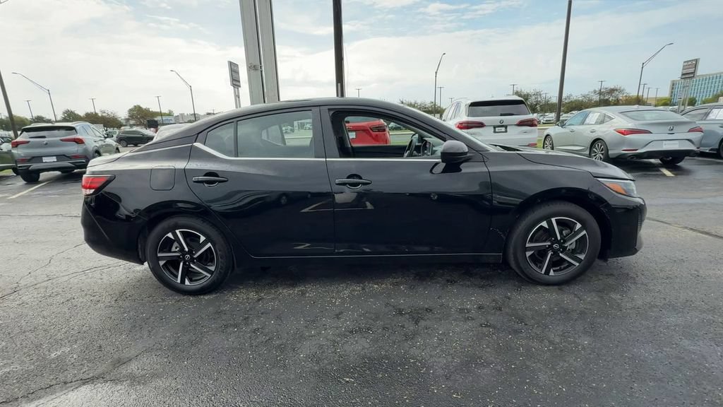 Used 2024 Nissan Sentra SV FWD image 9