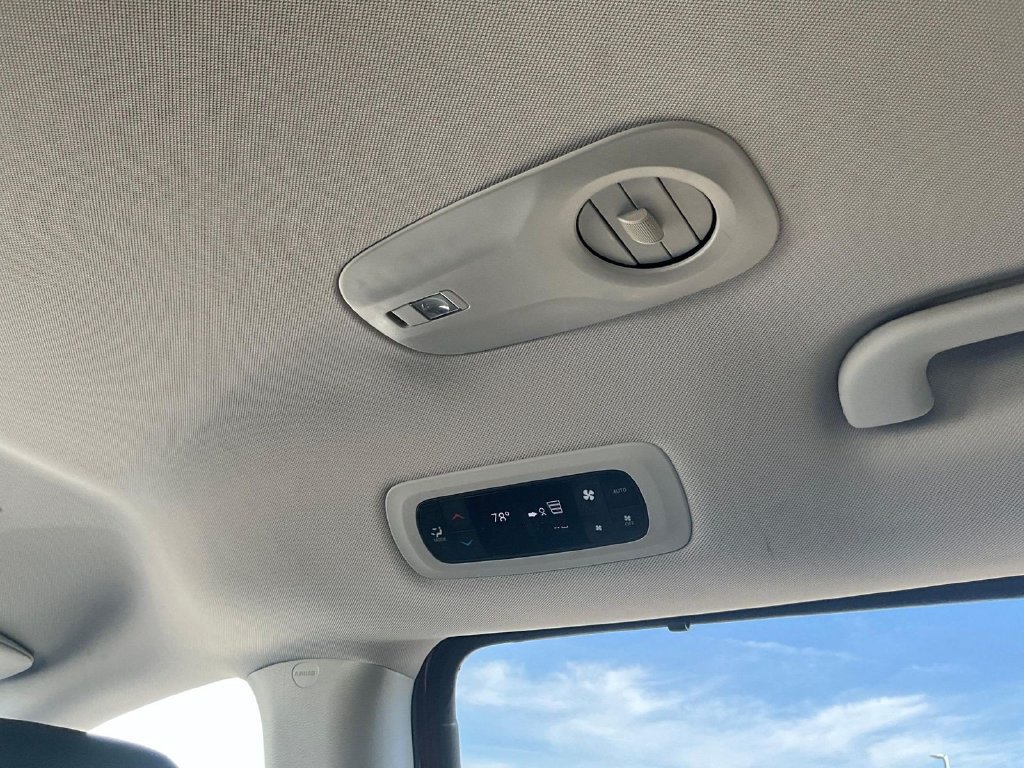 Used 2019 Chrysler Pacifica Touring-L Plus w/ Advanced Safetytec Group FWD image 14