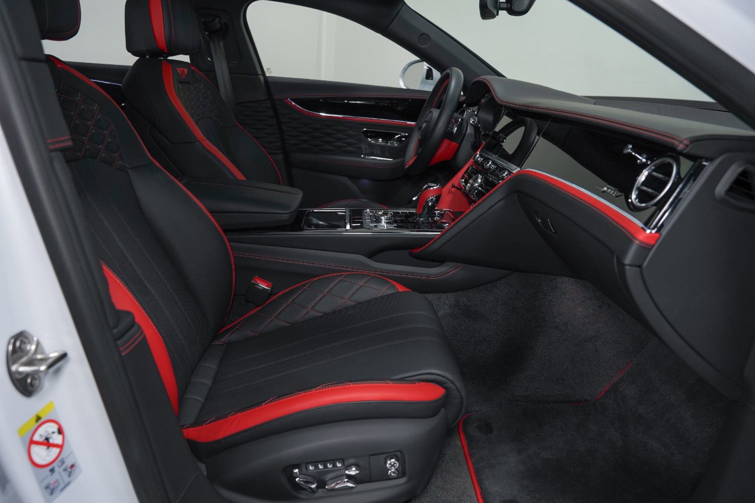 Used 2024 Bentley Flying Spur W12 image 26