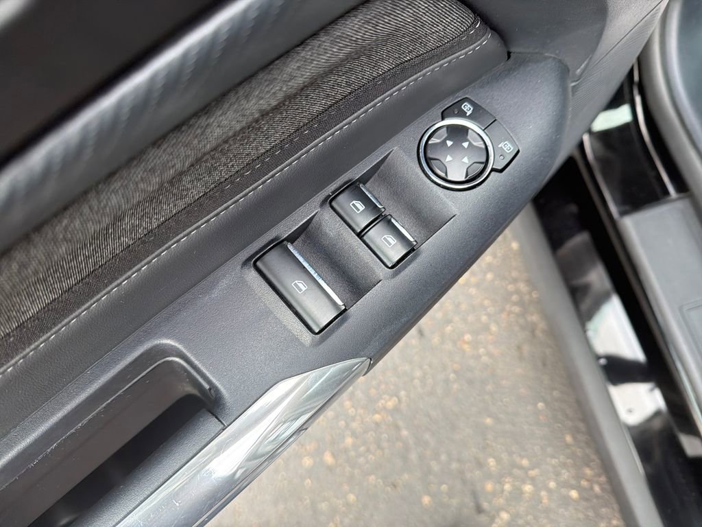 Used 2024 Ford Mustang Convertible image 11