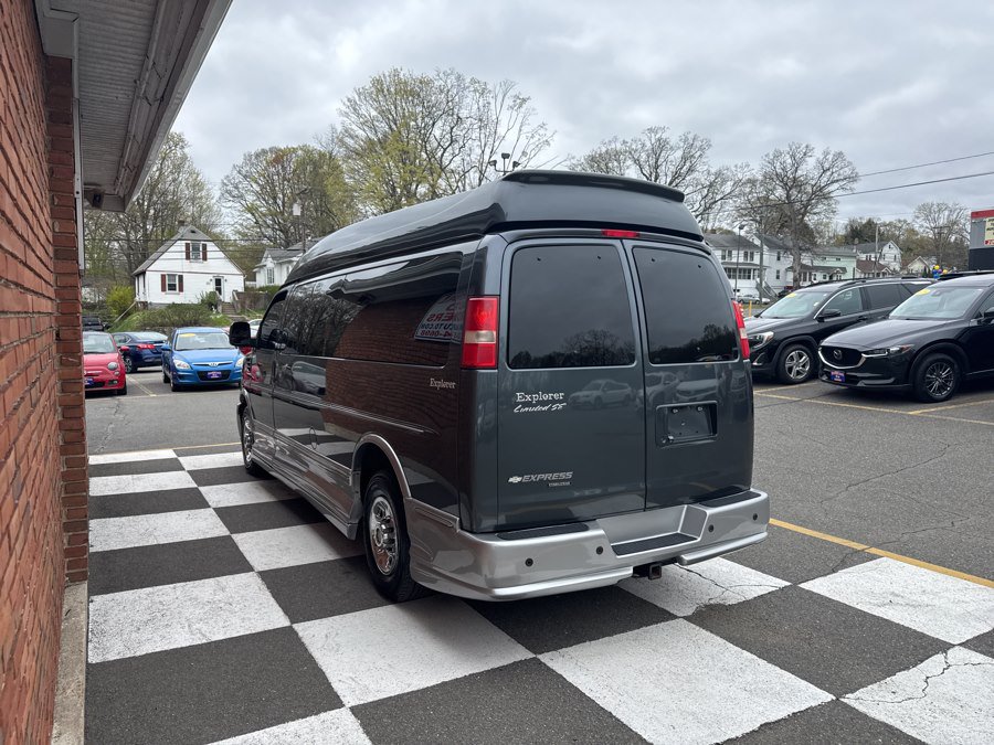 Used 2014 Chevrolet Express 2500 Extended RWD image 4