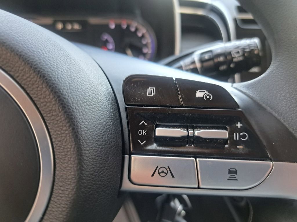 Used 2023 Hyundai Tucson SE image 13