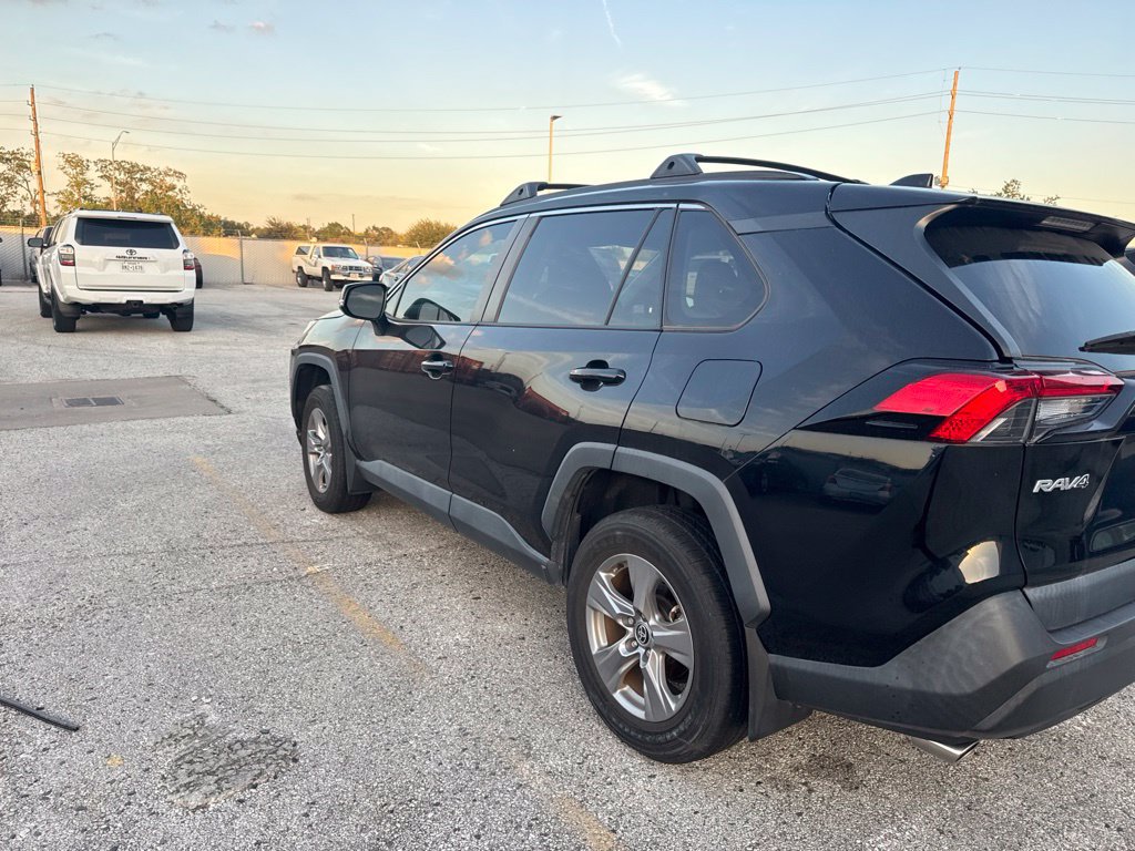 Used 2024 Toyota RAV4 XLE w/ Convenience Package FWD image 3