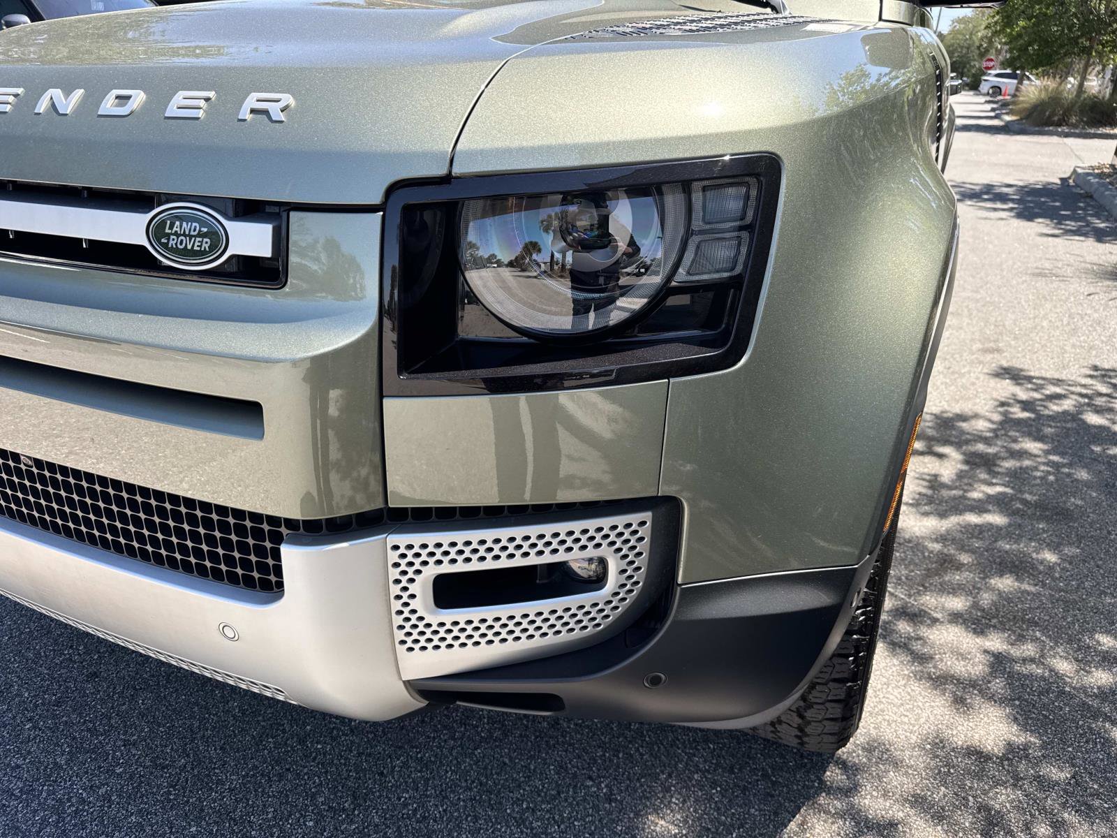Certified 2025 Land Rover Defender 110 S AWD/4WD image 9