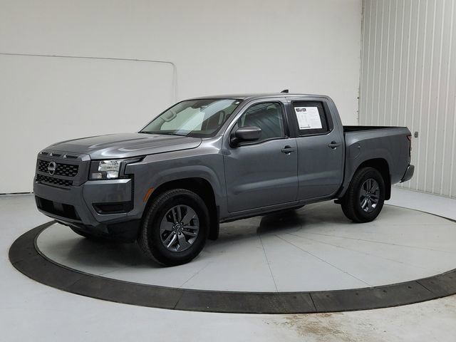 Used 2025 Nissan Frontier SV image 3