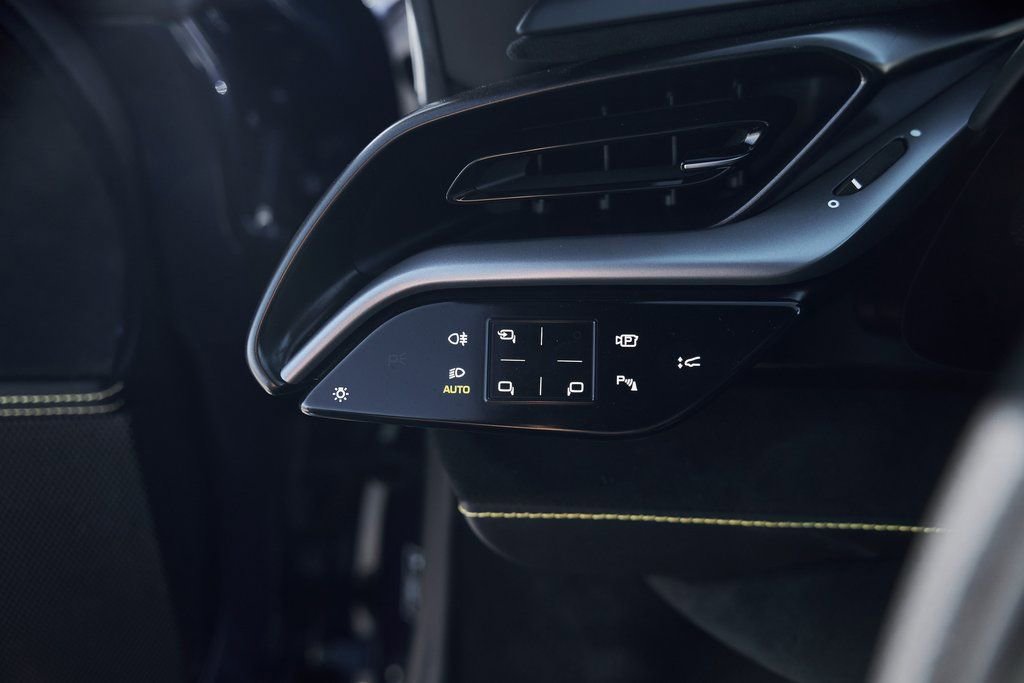 Used 2023 Ferrari SF90 Stradale image 38