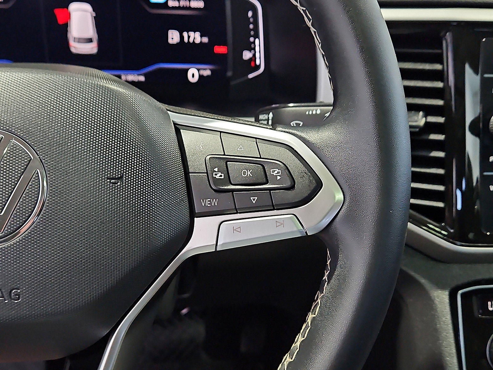 Certified 2023 Volkswagen Atlas SE w/ Panoramic Sunroof Package image 18