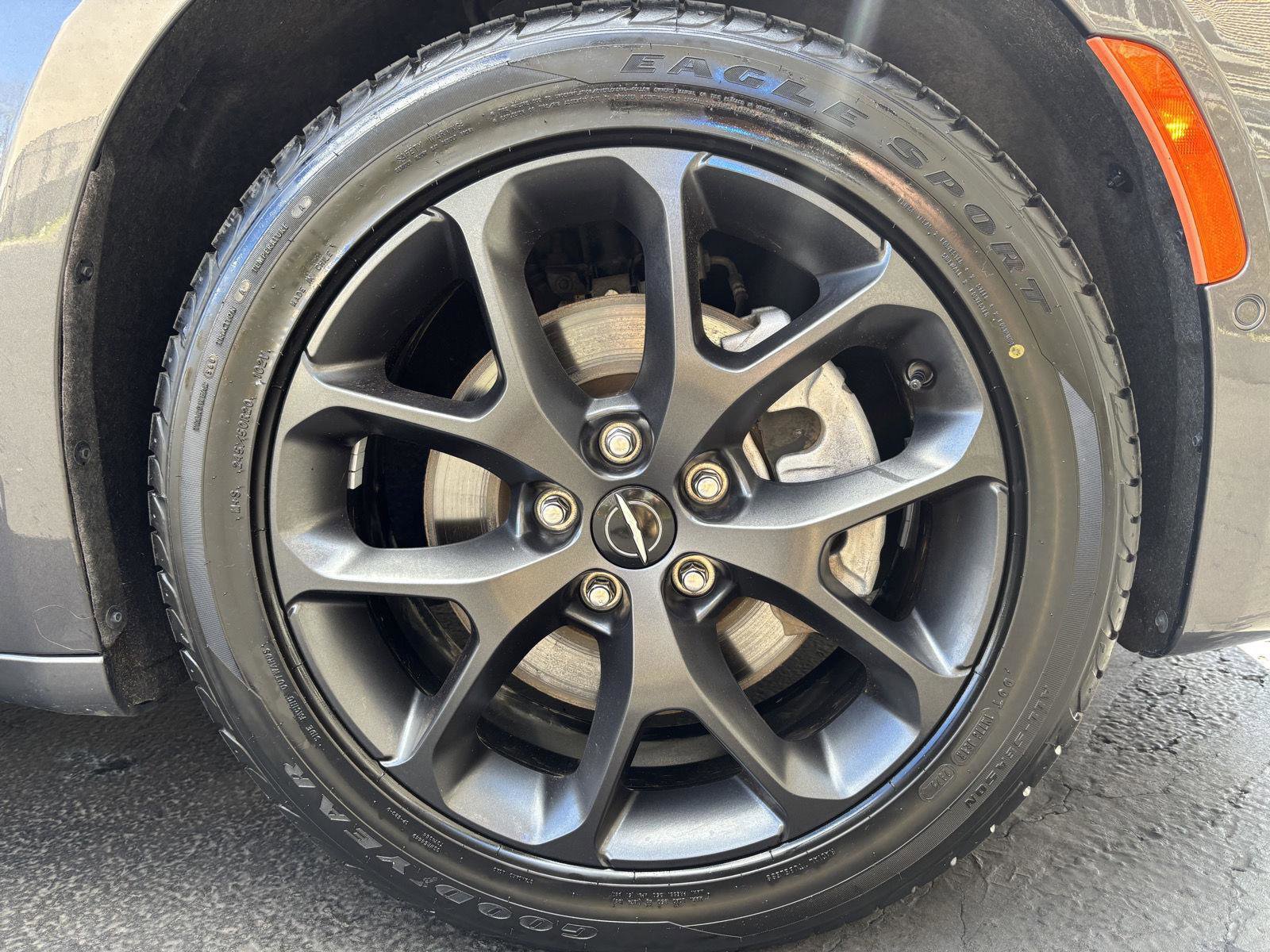 Used 2023 Chrysler Pacifica Touring-L w/ S Appearance Package image 7