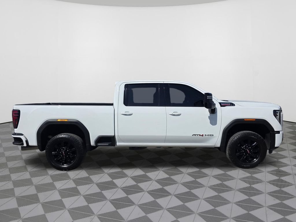 Used 2025 GMC Sierra 2500 AT4 AWD/4WD image 5