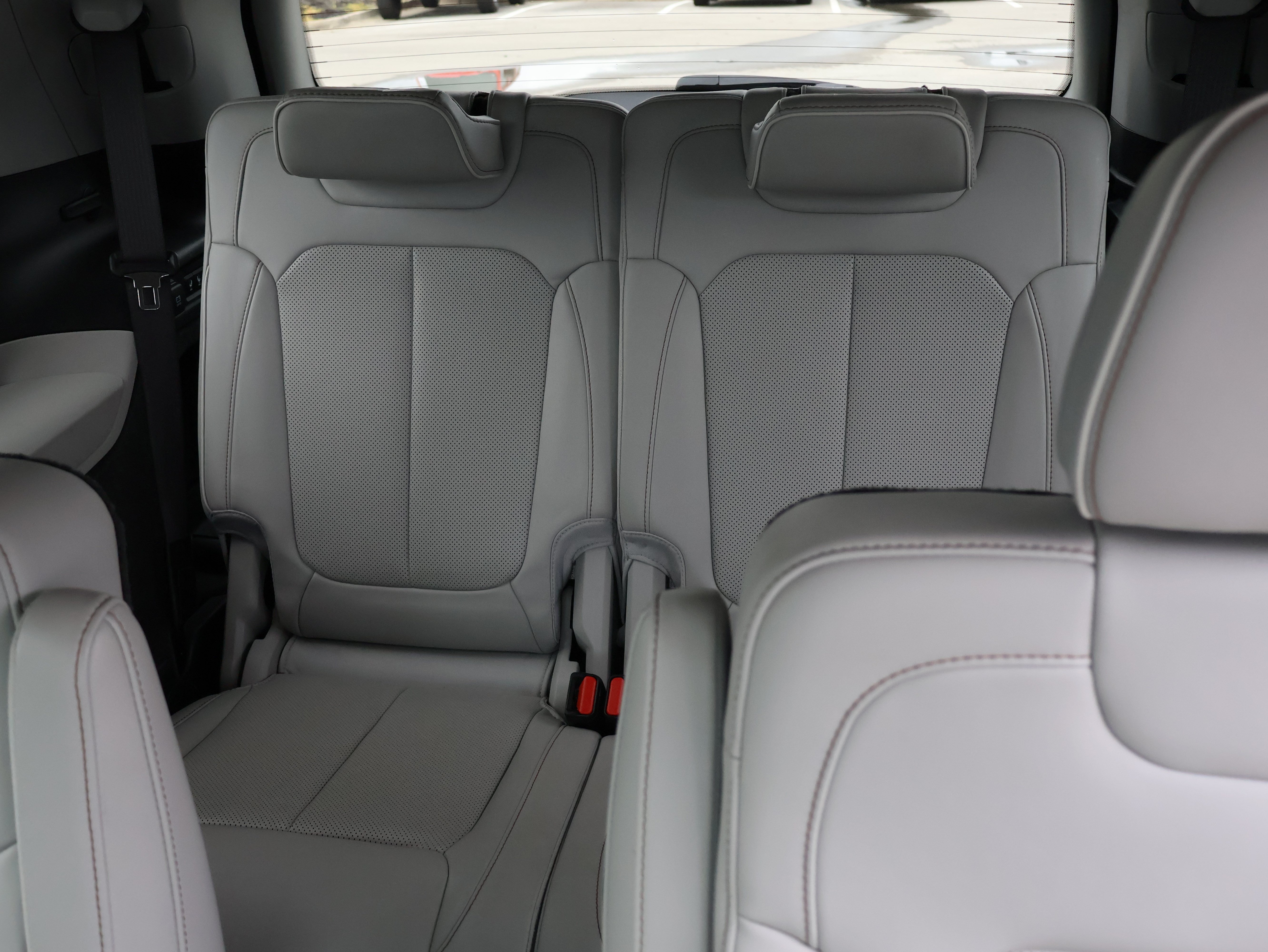 Used 2021 Jeep Grand Cherokee L Overland w/ Advanced Protech Group III AWD/4WD image 21