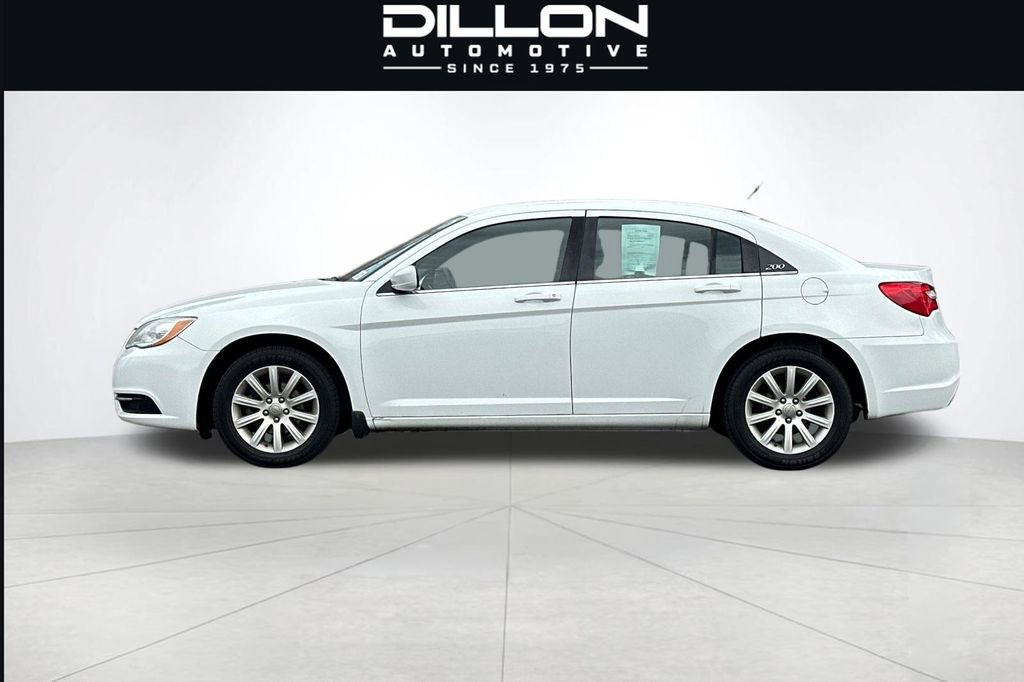 Used 2013 Chrysler 200 Touring w/ Cold Weather Group FWD image 7