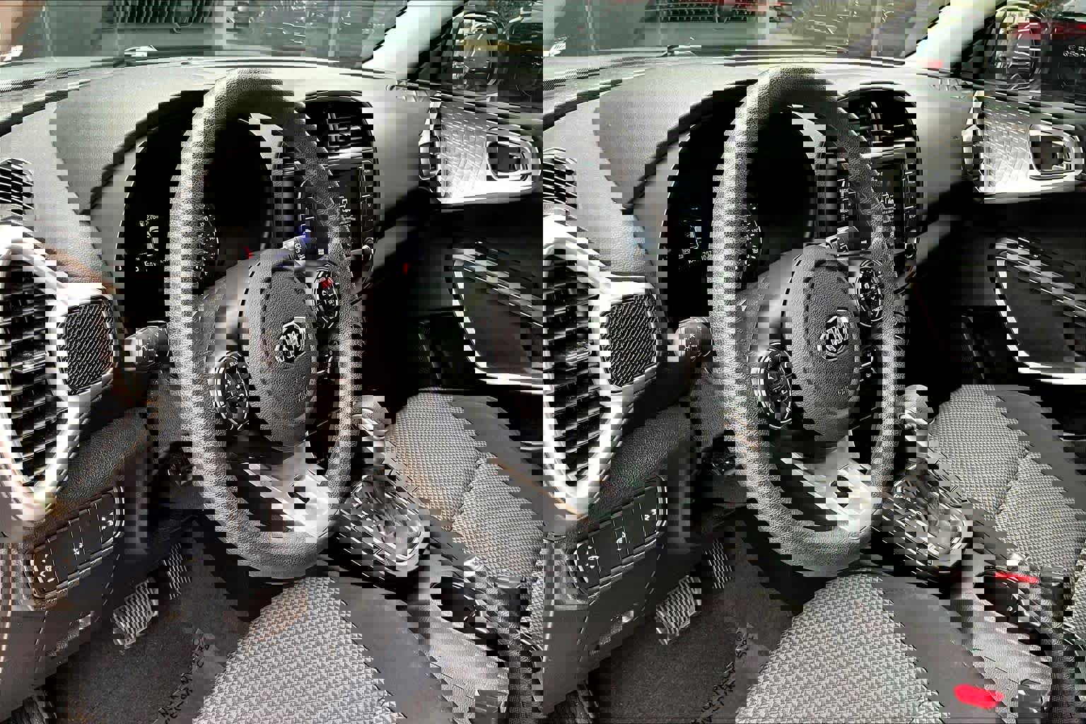 Used 2021 Kia Soul LX image 17