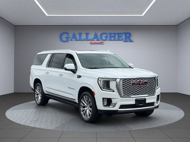 Used 2023 GMC Yukon XL Denali w/ LPO, Floor Liner Package AWD/4WD image 1