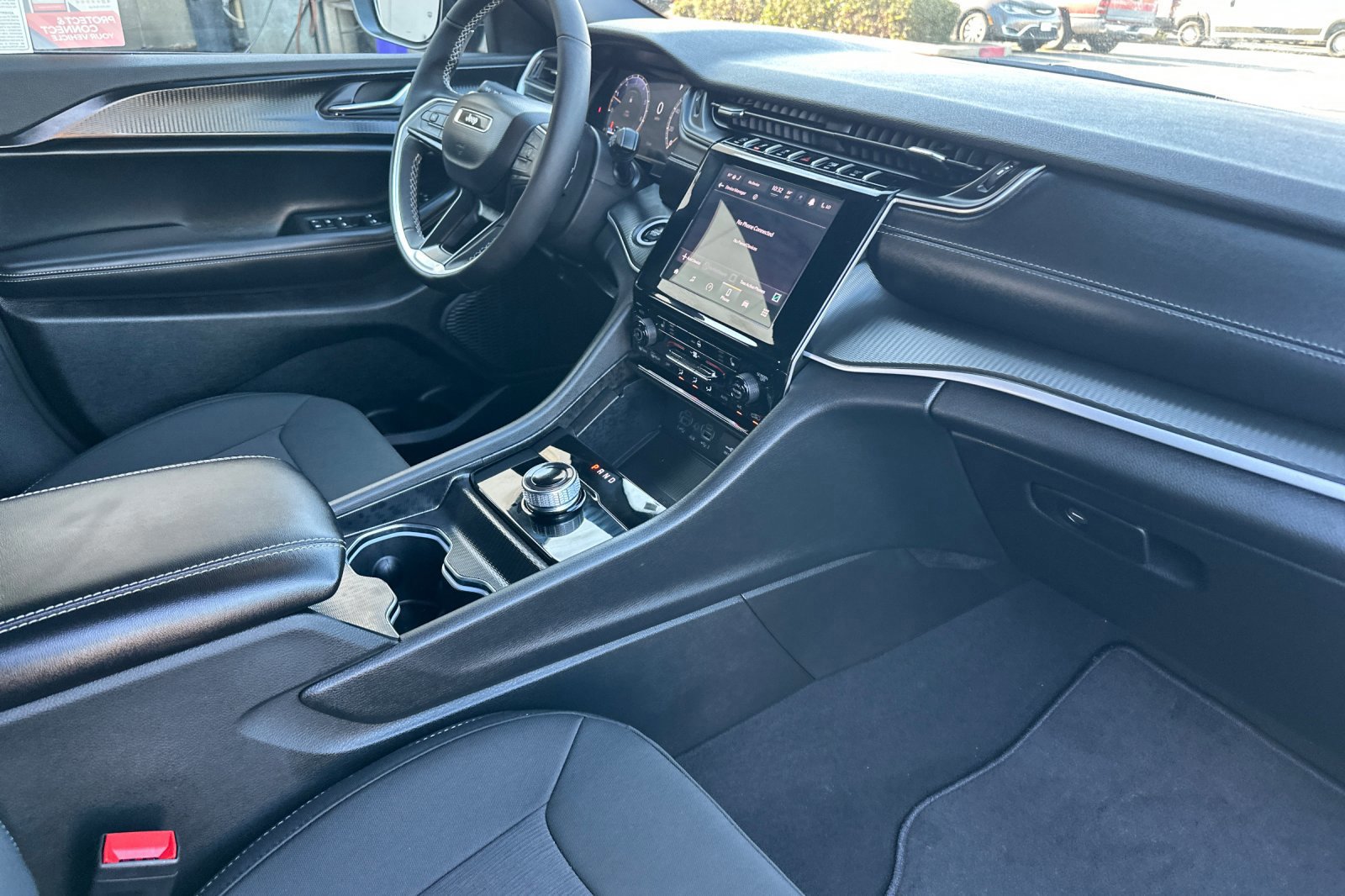 New 2025 Jeep Grand Cherokee Laredo X w/ Luxury Tech Group I image 16