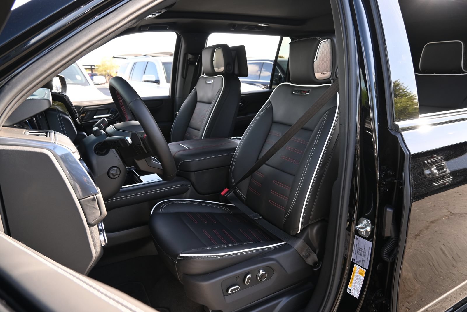 Used 2026 GMC Yukon XL AT4 Ultimate AWD/4WD image 18