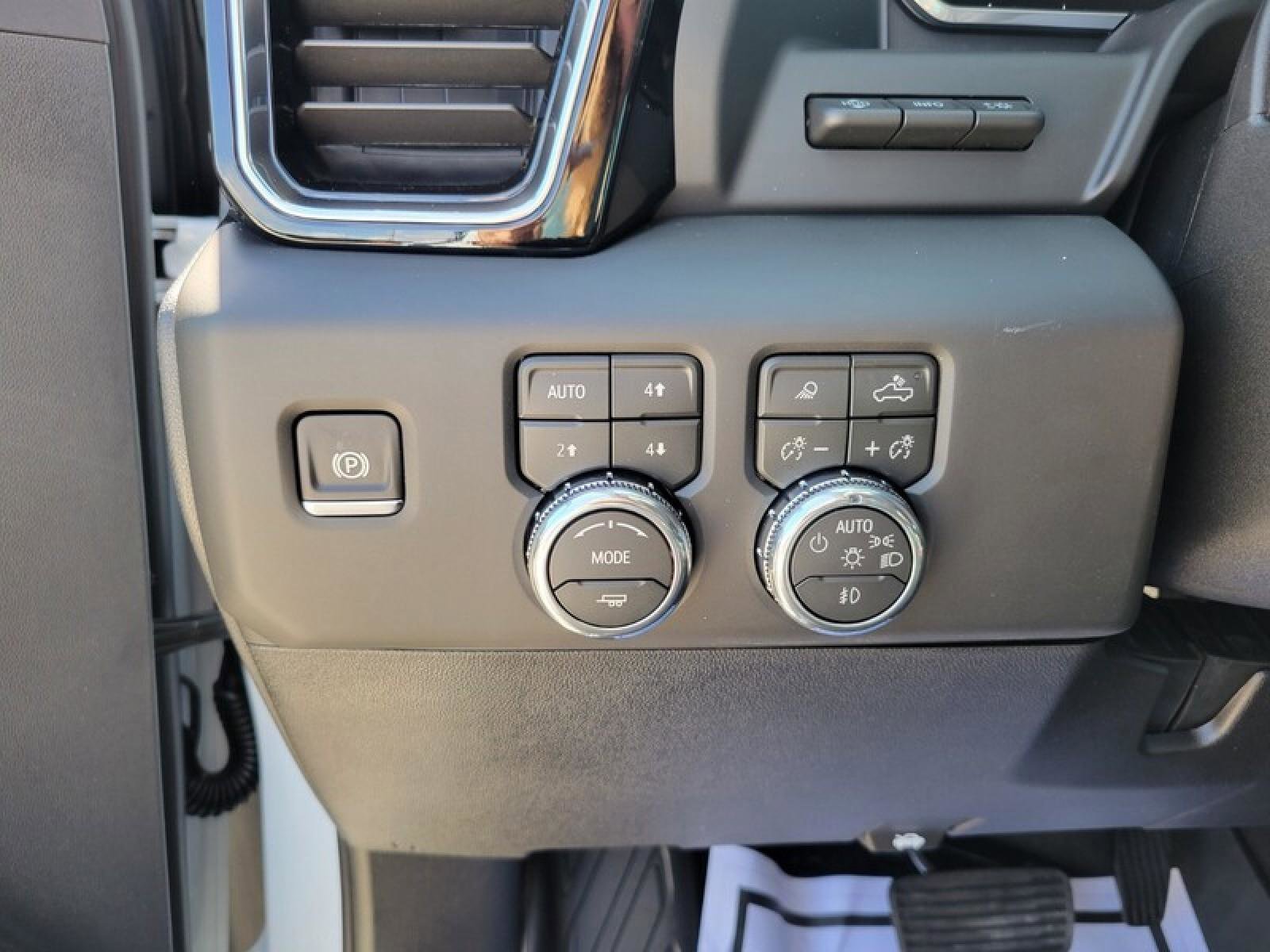 New 2026 GMC Sierra 2500 Denali w/ Denali Reserve Package AWD/4WD image 14