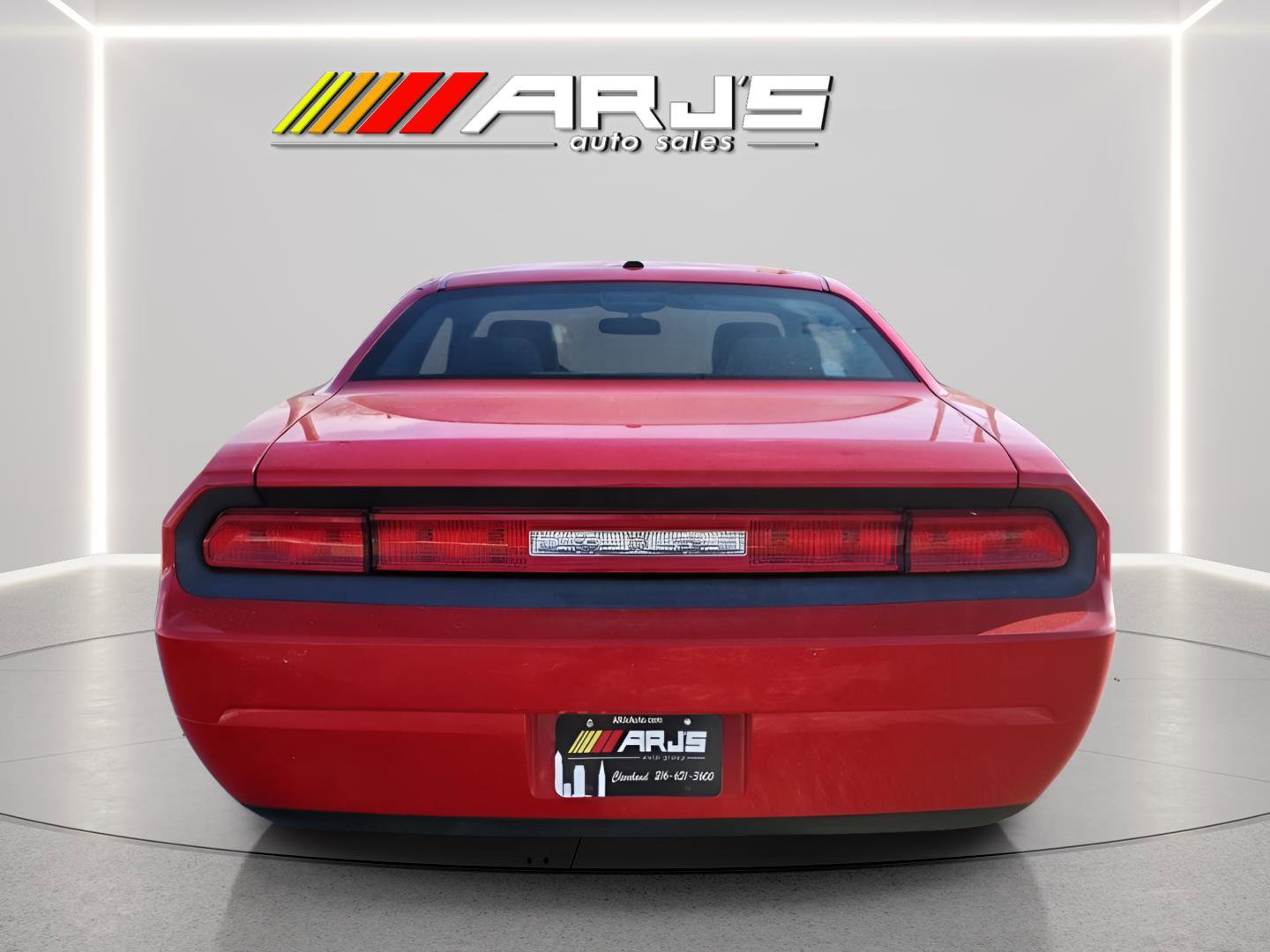 Used 2009 Dodge Challenger SE image 3