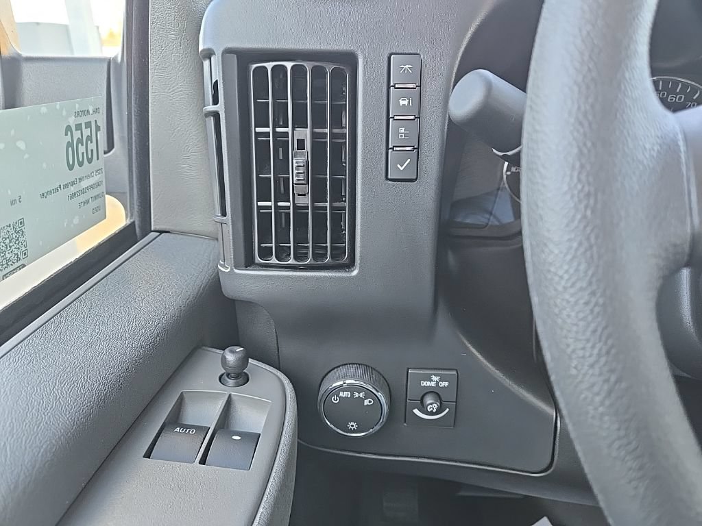 Used 2025 Chevrolet Express 3500 LT w/ LT Preferred Equipment Group RWD image 18