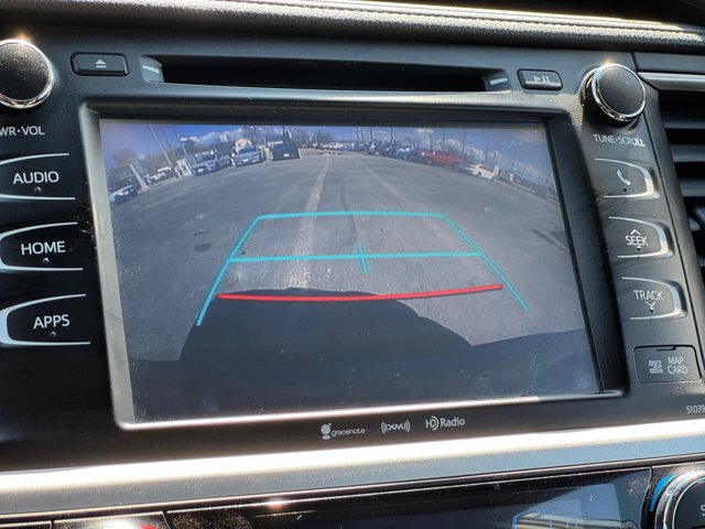 Used 2019 Toyota Highlander XLE AWD/4WD image 23