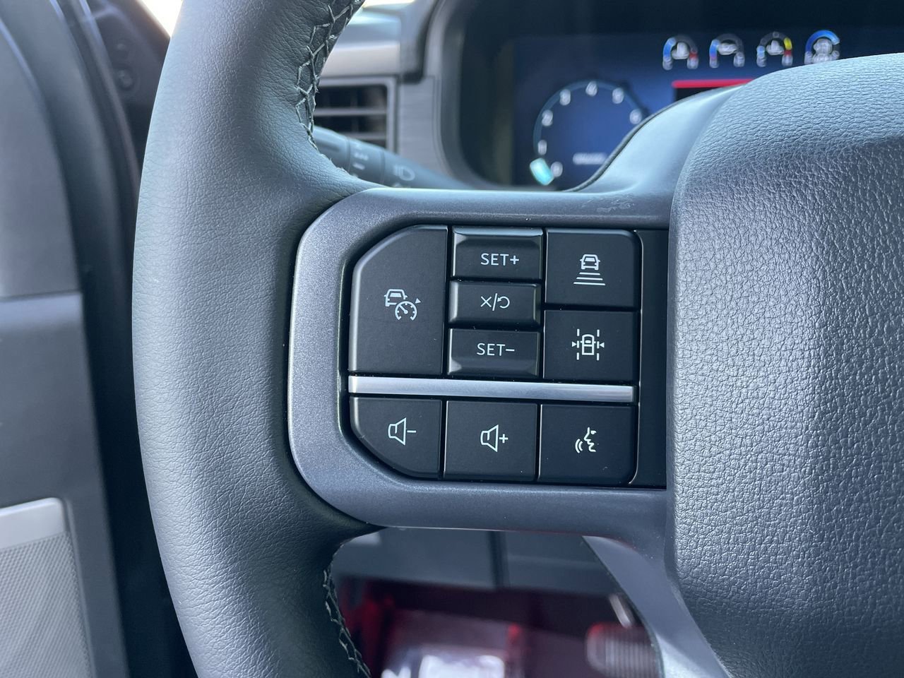 New 2025 Ford F150 XLT w/ Equipment Group 303A High image 30