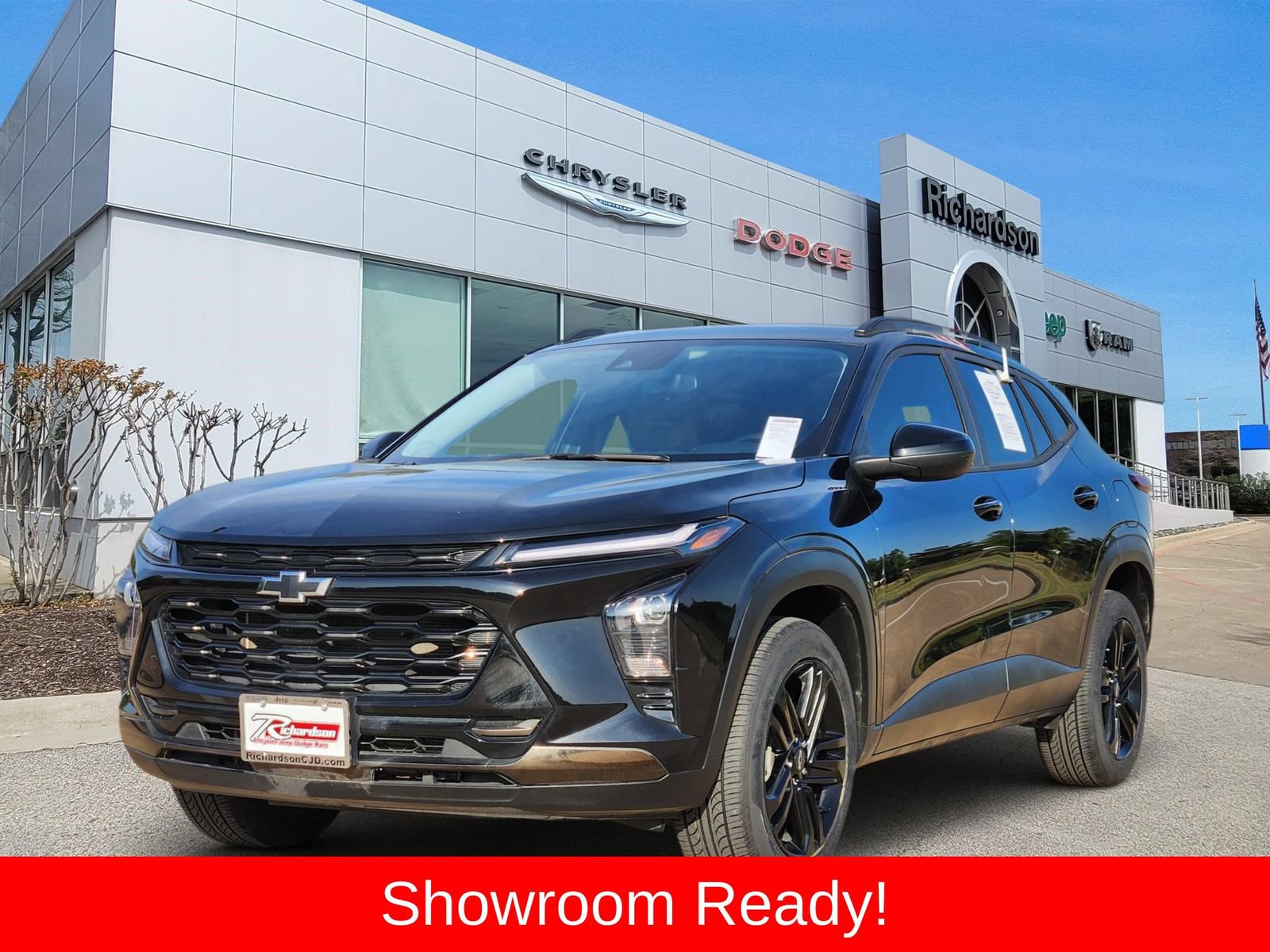 Used 2024 Chevrolet Trax ACTIV w/ Driver Confidence Package FWD image 2