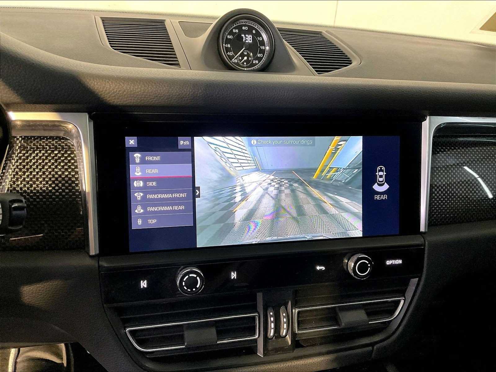 Certified 2024 Porsche Macan S AWD/4WD image 31
