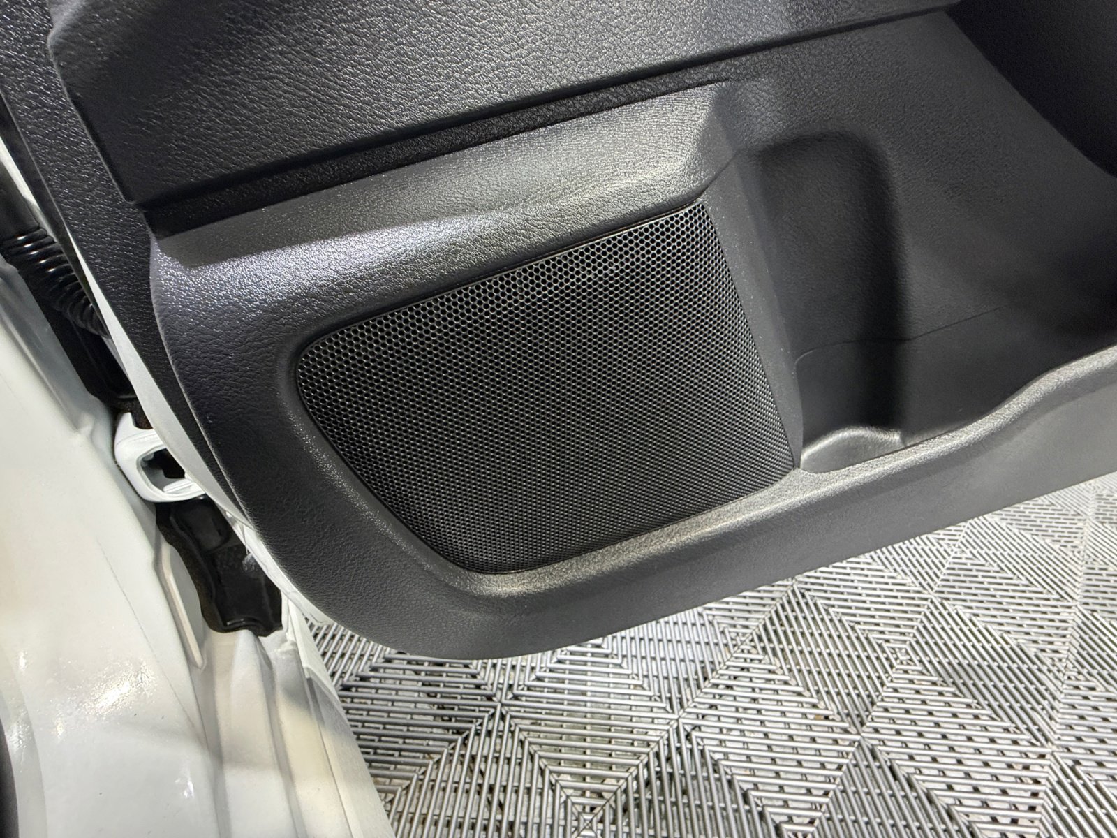 Certified 2021 Nissan Sentra SR FWD image 27